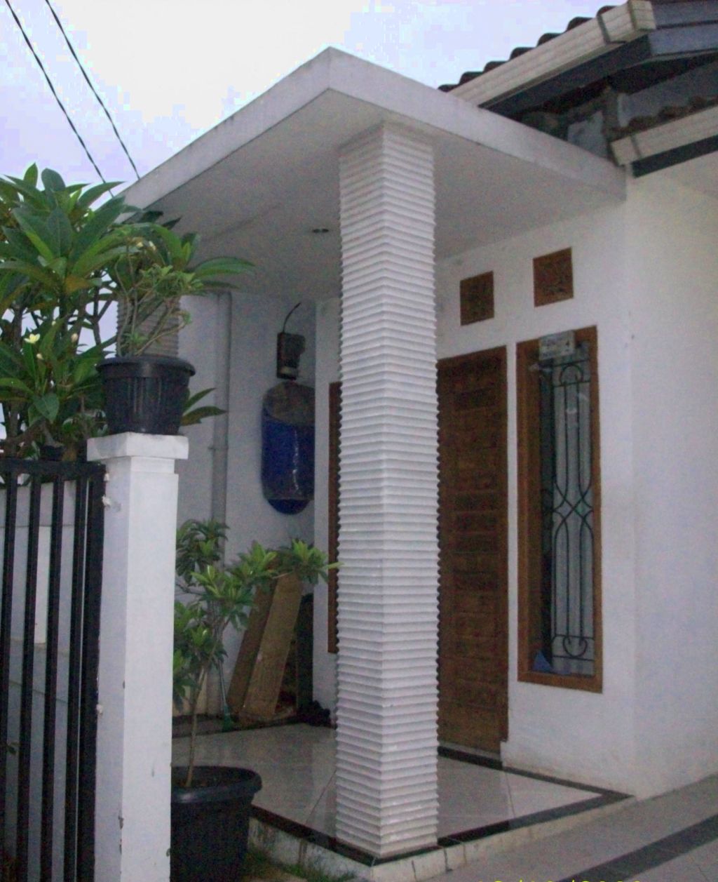 Model Teras Rumah Kampung Sederhana Homkonsep